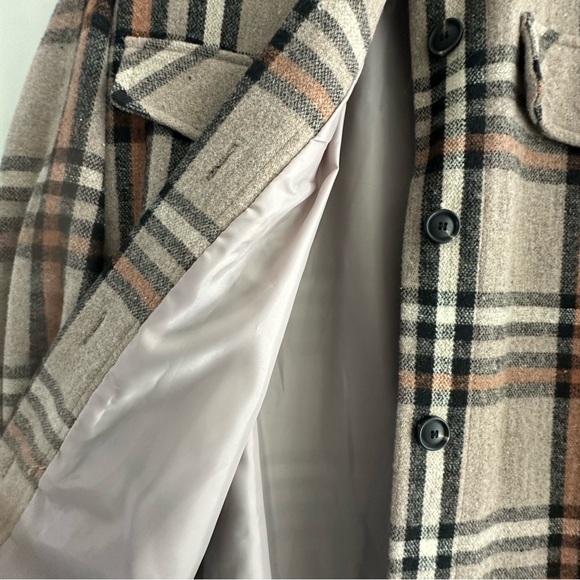Oversized Checked Overcoat - Picture 2 of 8